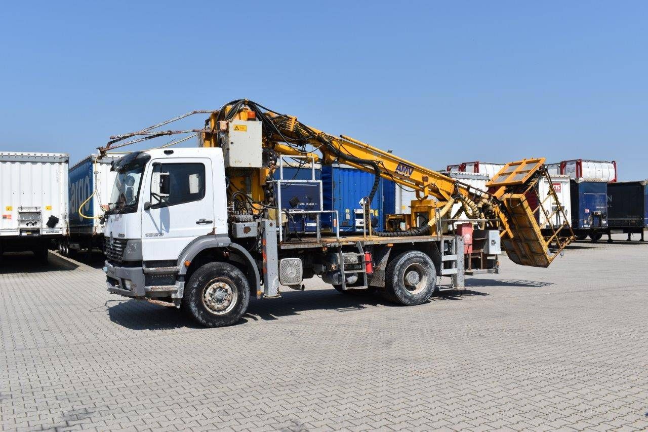Truck Mercedes-Benz Atego 1823