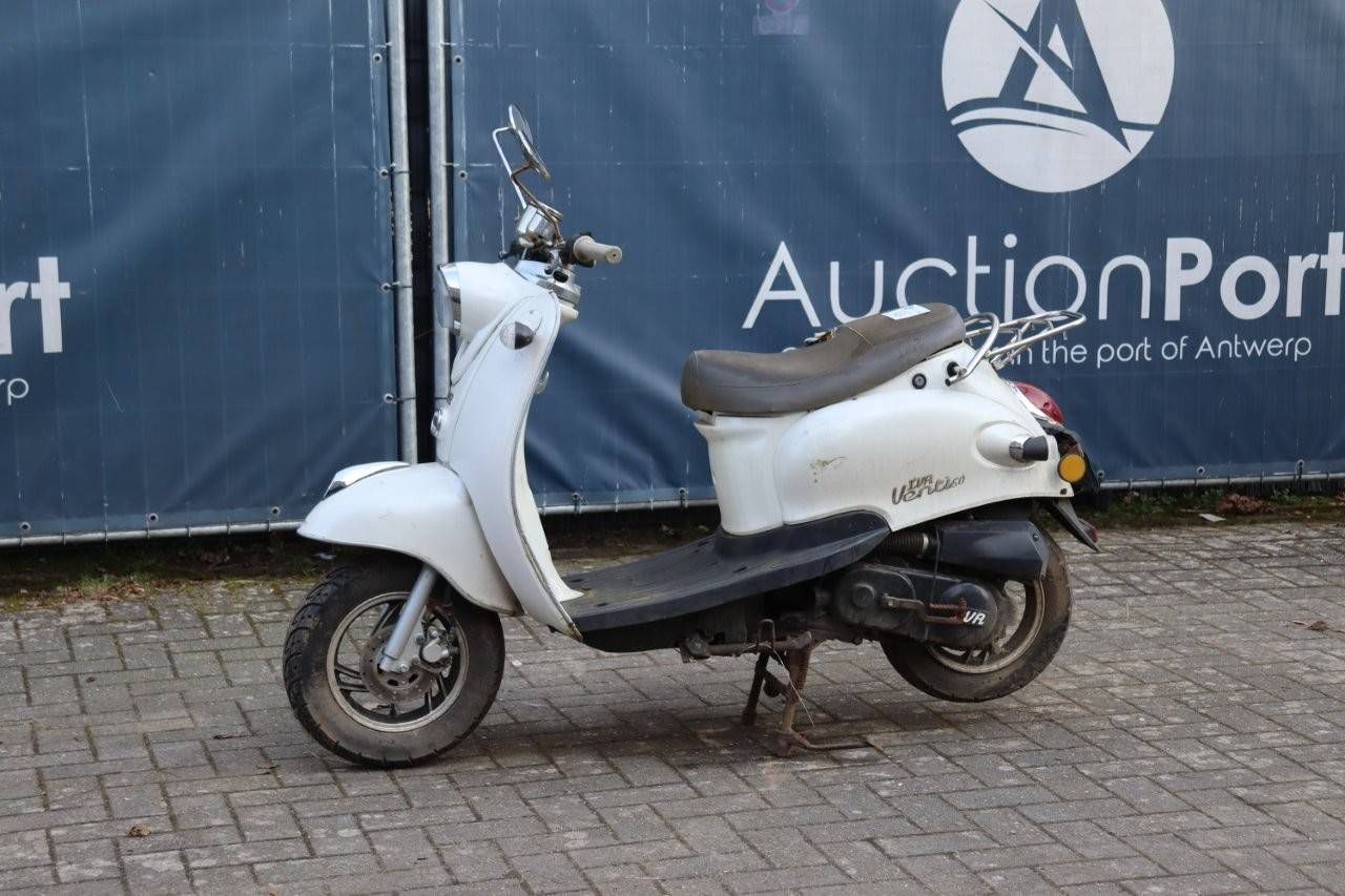 Scooter Yiying Dolcevita 50 Petrol 3hp 2012 (Margin)