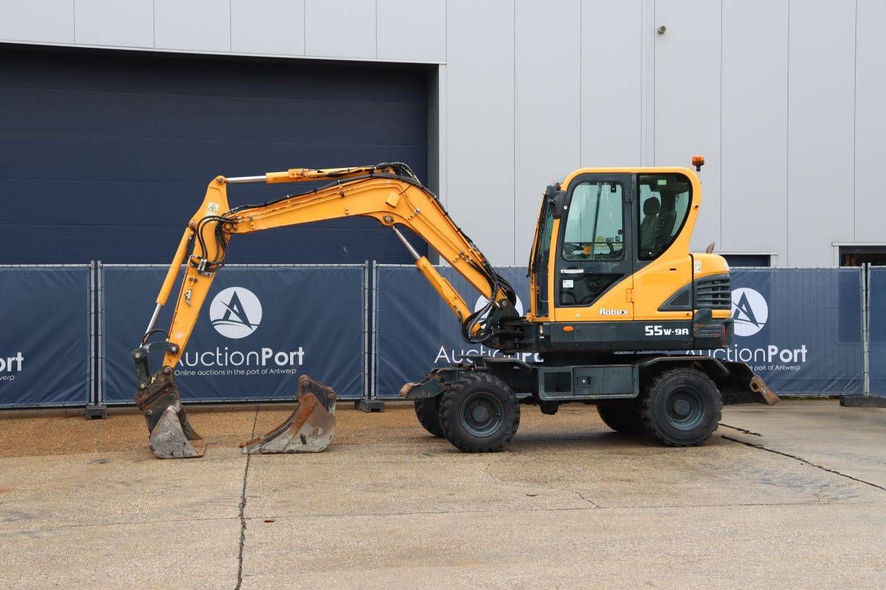 Pelle sur pneus Hyundai Robex 55W-9A Diesel 48,5 kW 2021