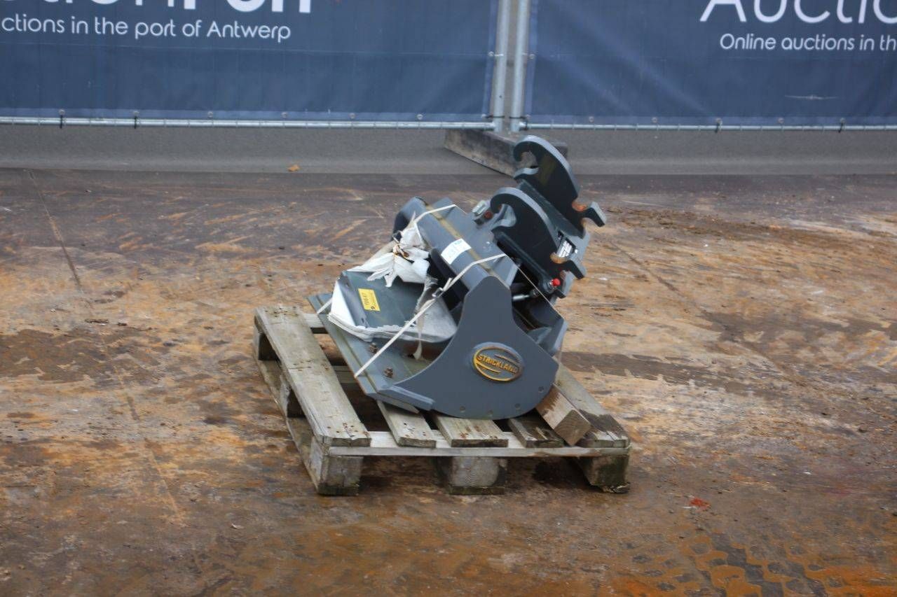 Strickland CW05 Tilting Container New