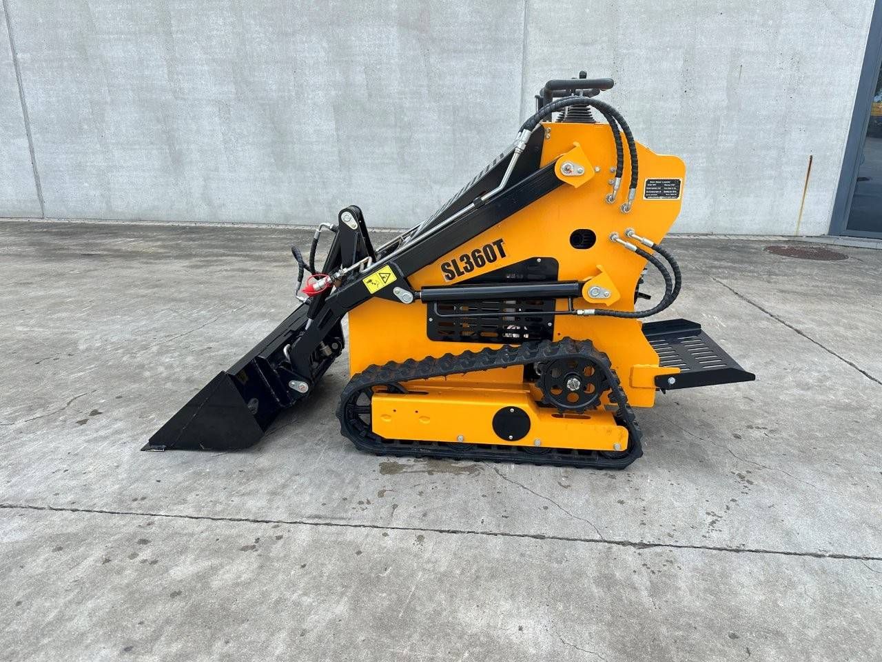 Mini crawler skid steer loader SDL00L 360T Petrol 2026 New