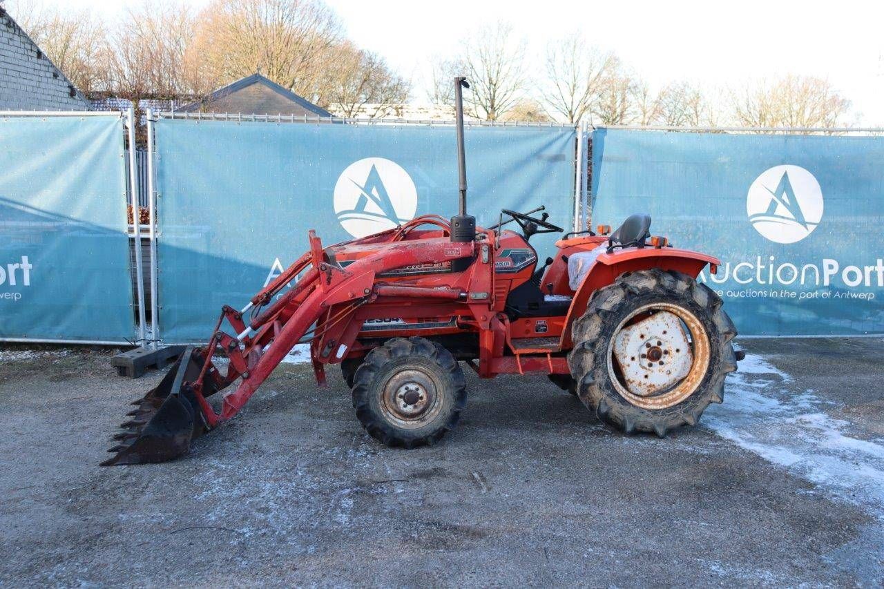 Mini tractor Hinomoto MSI42 Diesel 23hp with front loader