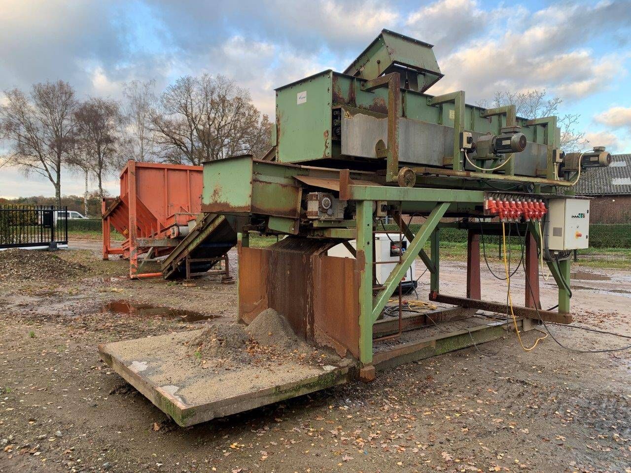 Sieving installation 2-Deck sieve with Generator Himoinsa
