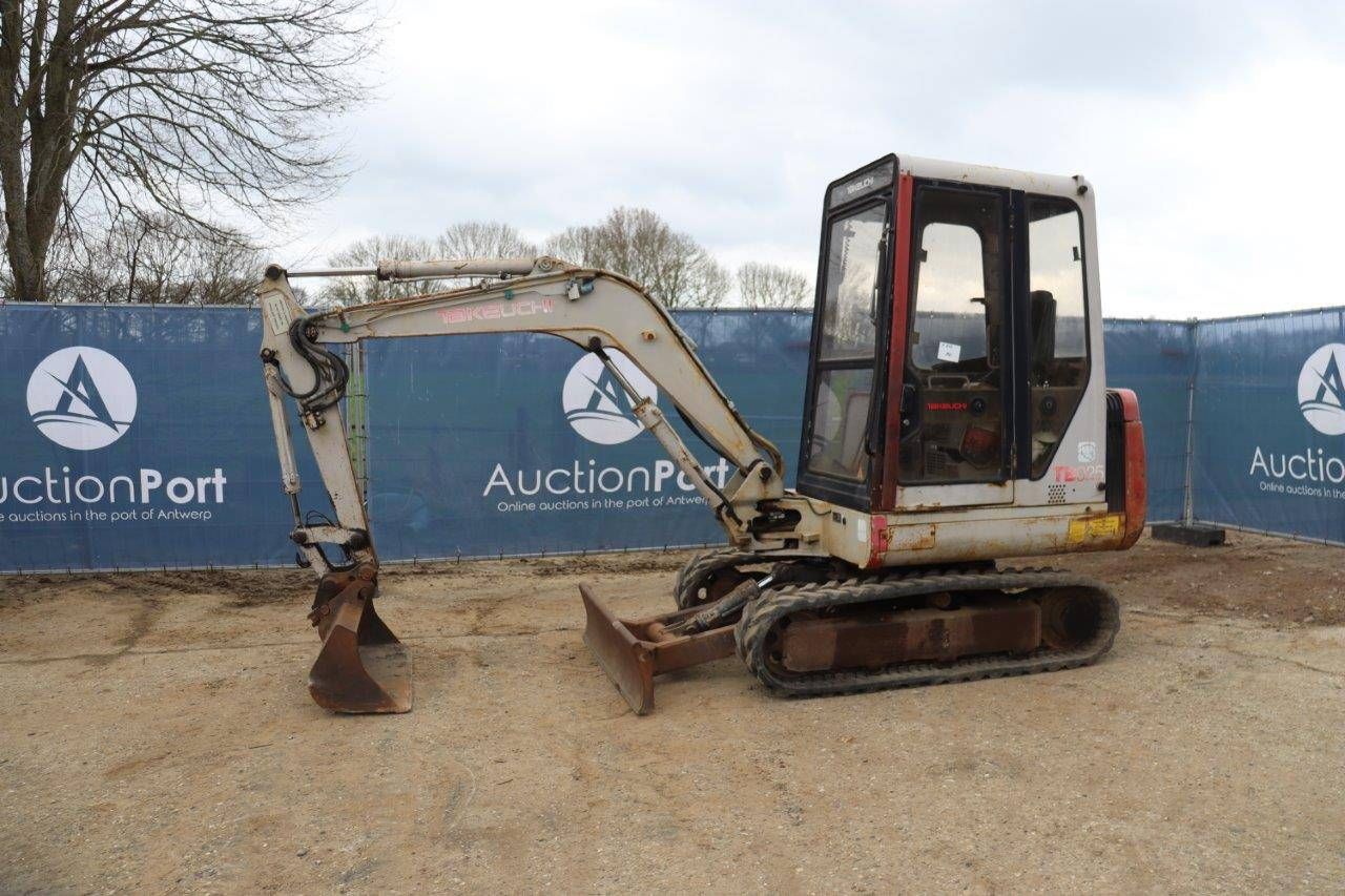Mini digger Takeuchi TB025 Diesel