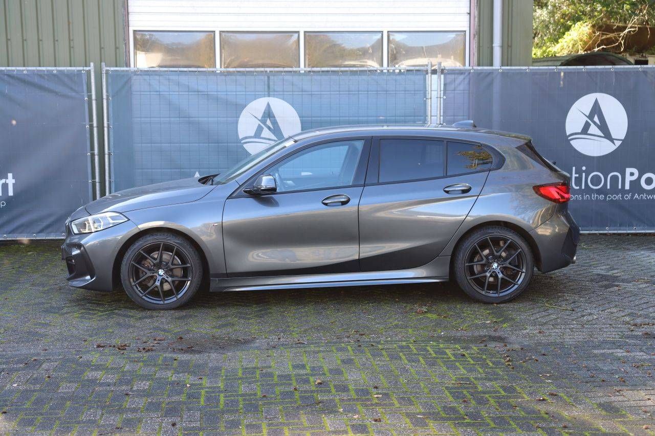 Carro de passageiros BMW 118D Diesel 150cv 2019