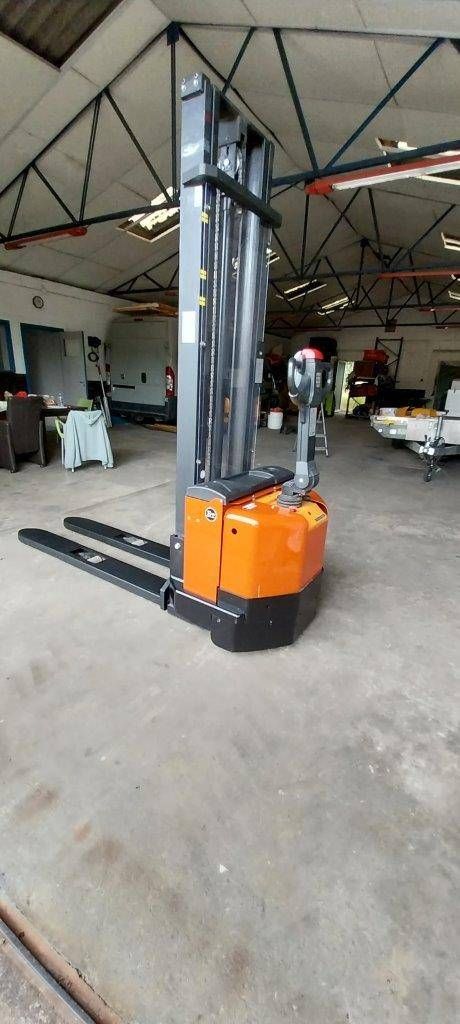 Stacker BT SWE120 Electric 1200kg