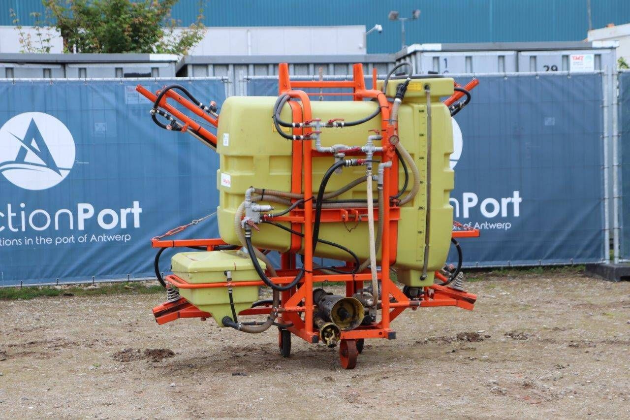 Field sprayer Douven 600-12 1993
