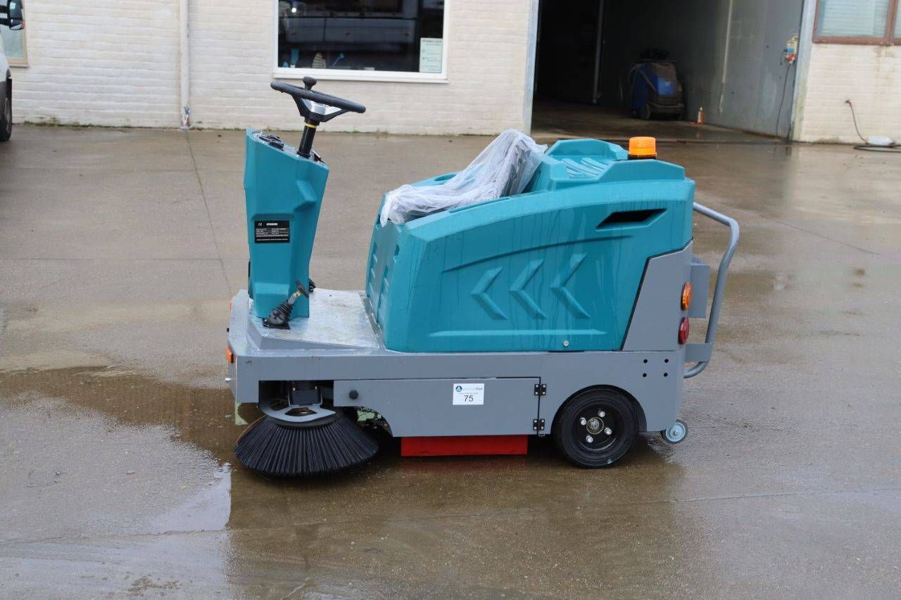 Sweeper Nycheki Sweeper V130 Electric 2025 New