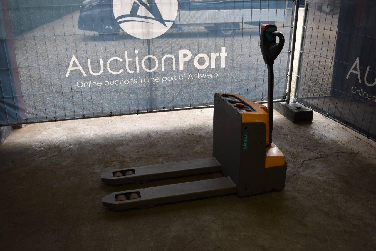 Pallet truck Jungheinrich EJE M15 Electric 1500kg
