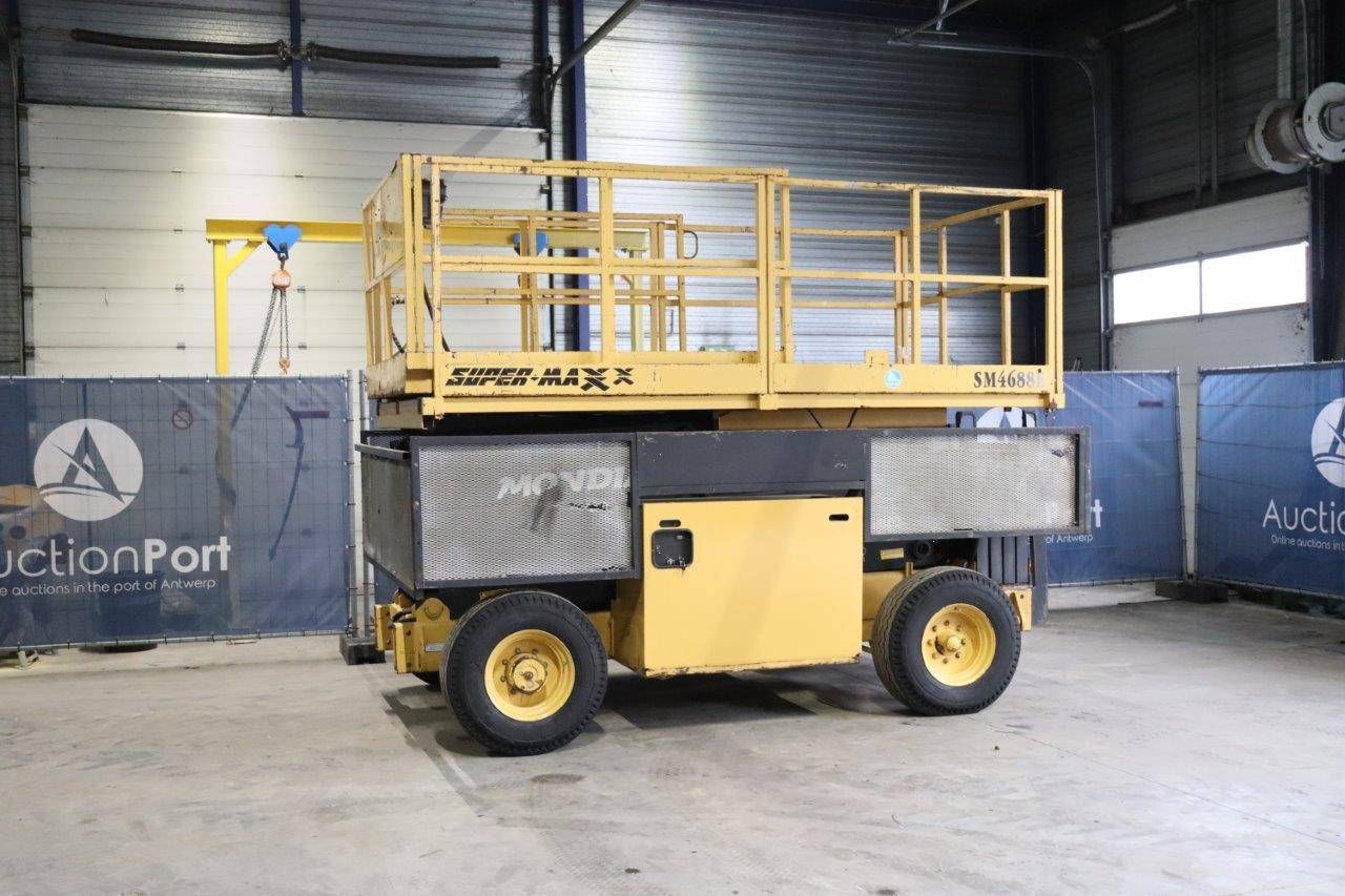 Scissor lift Grove SM46885 Electric 14.2m