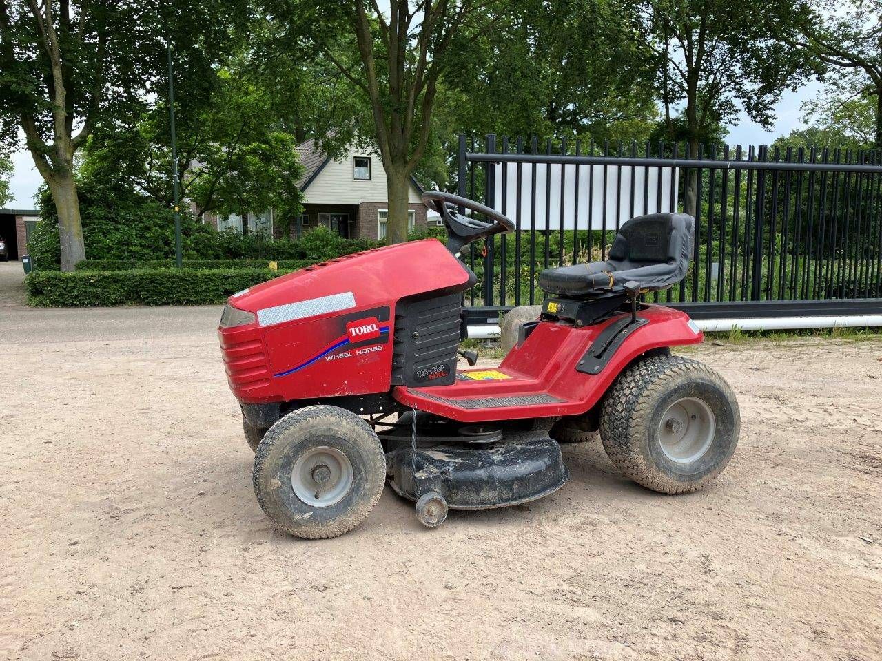 Riding mower Toro DH-220 Petrol