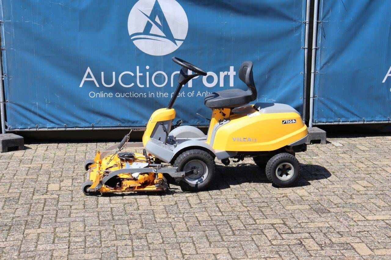 Riding mower Stiga Villa 12 Petrol