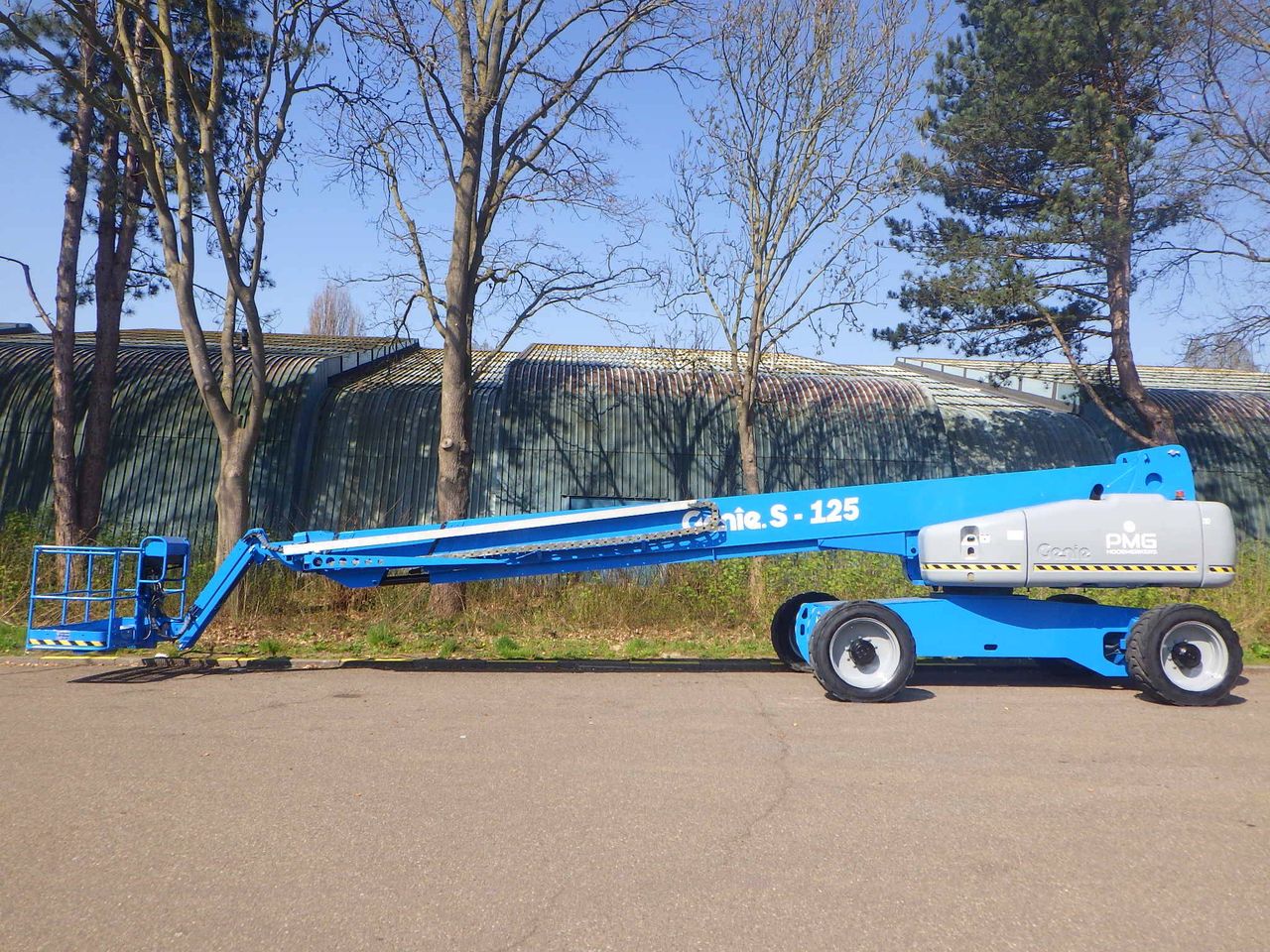Telescopic boom lift Genie S-125 Diesel 40.10m 2013