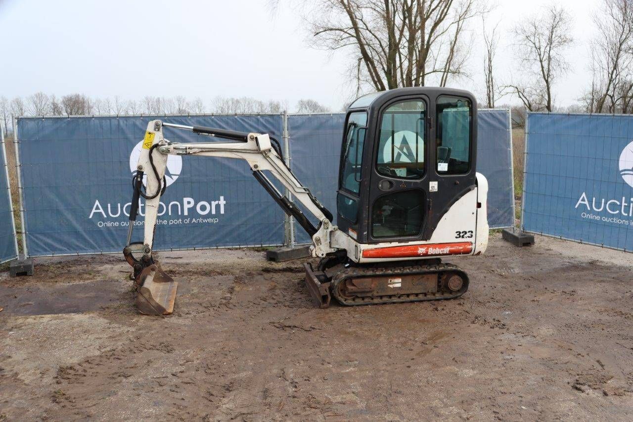 Mini digger Bobcat 323J Diesel