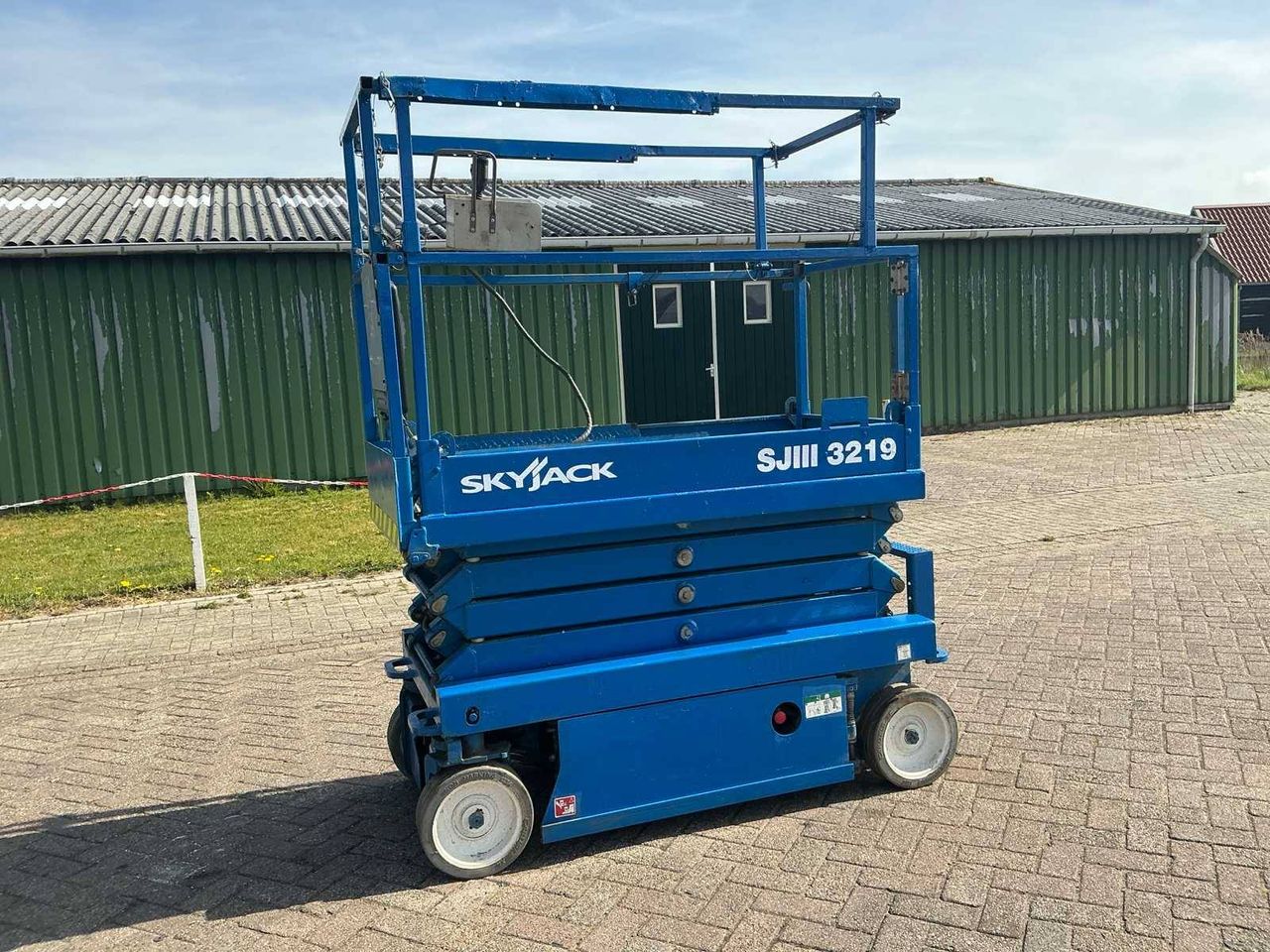 Scissor Lift Skyjack SJ III - 3219 Electric 7.79m 2012