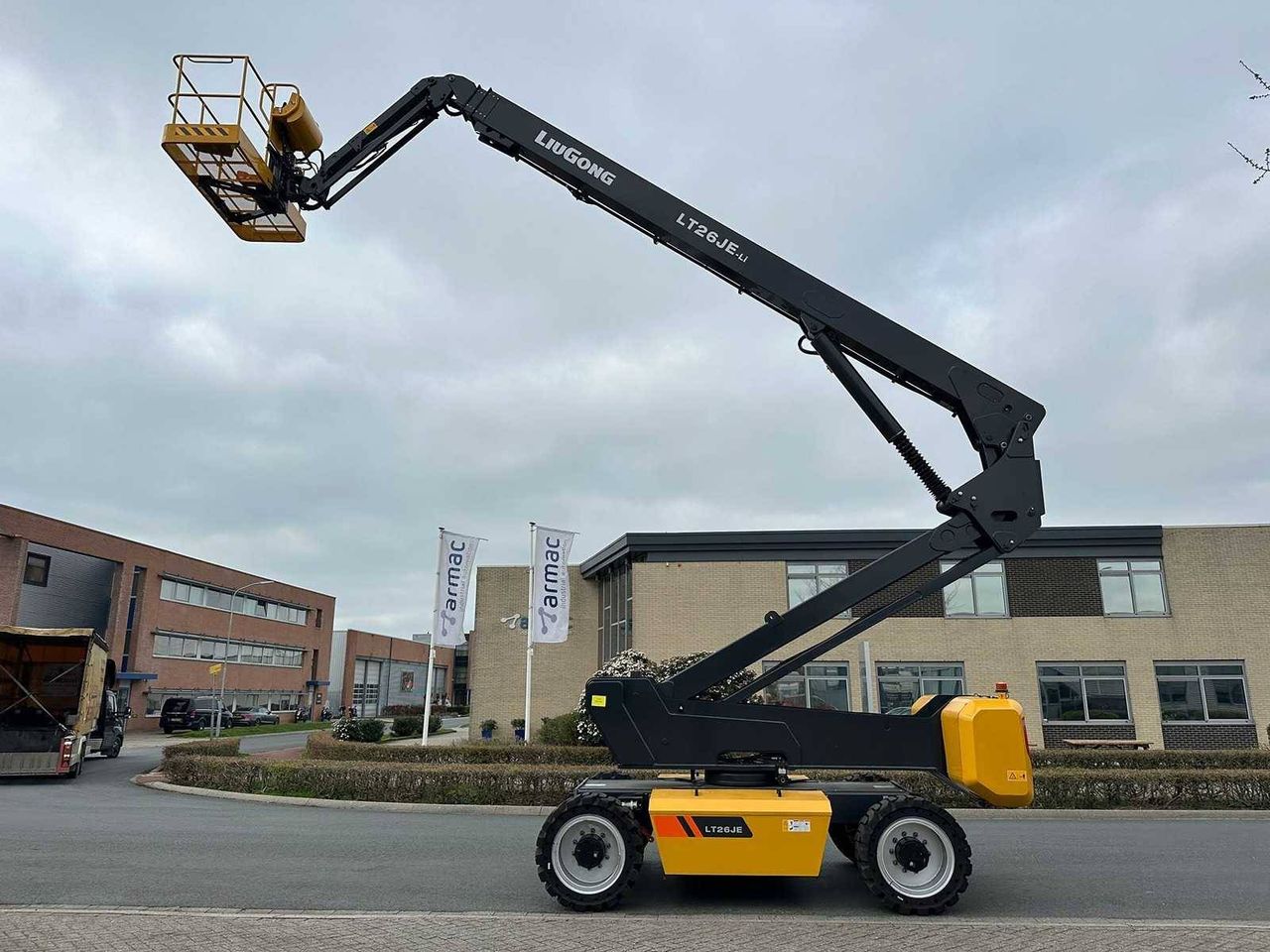 Articulated boom lift LiuGong LT26JE Electric 454kg 28.1m 2023 New