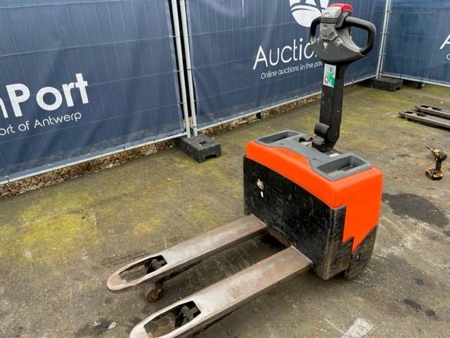 Palettenhubwagen BT LWE130 Elektro 1300kg