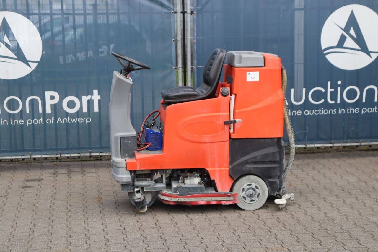 Scrubbing machine Hako Hakomatic B100 R Electric 2013