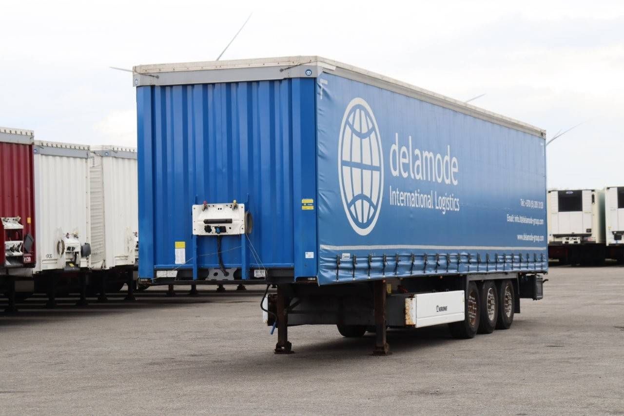 Krone SD curtainsider trailer