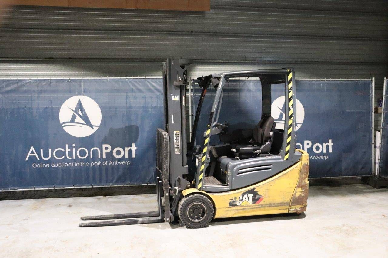 Chariot élévateur Caterpillar 2ET4000 Électrique 2000kg
