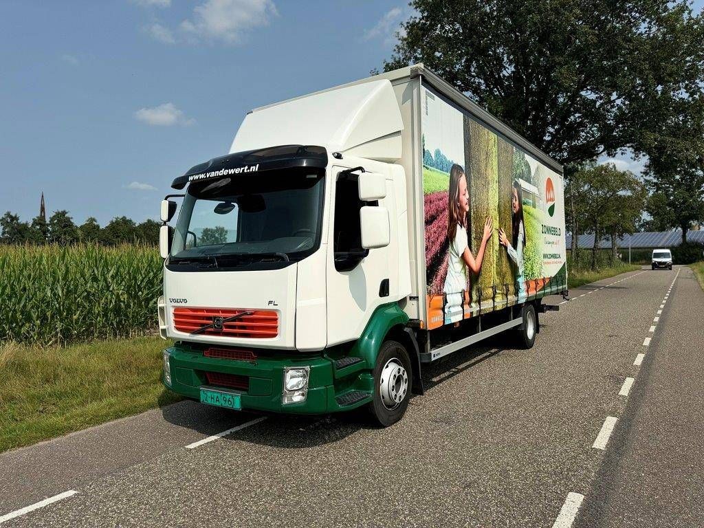 Box truck Volvo FL250 Diesel 250hp 2012
