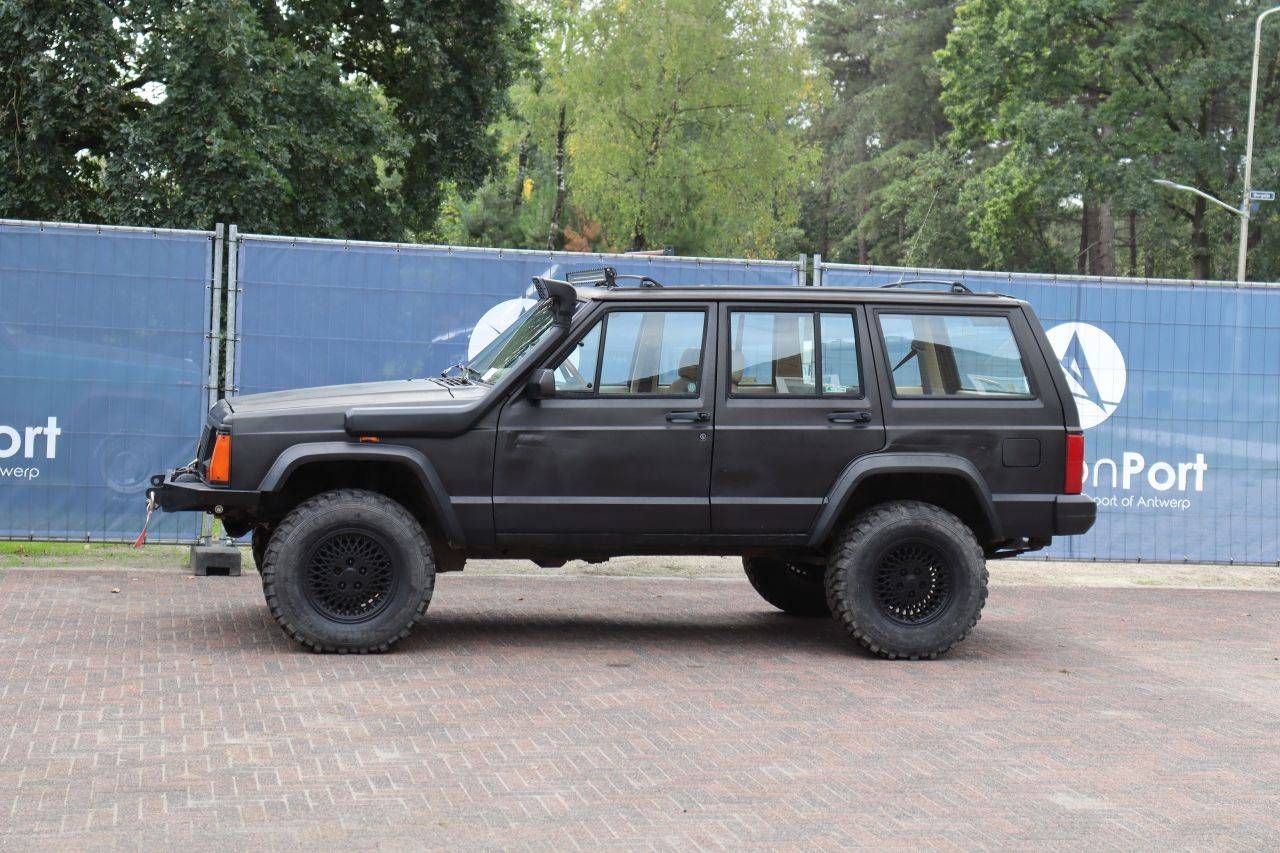 SUV Jeep Cherokee XJ Gasoline