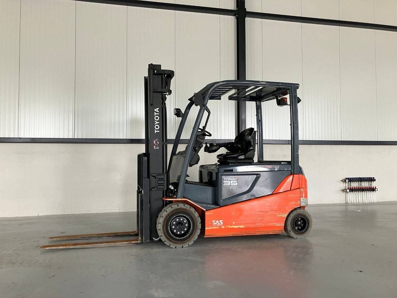 Toyota 8FBMT35 Electric Forklift 3500kg 4.0m 2020