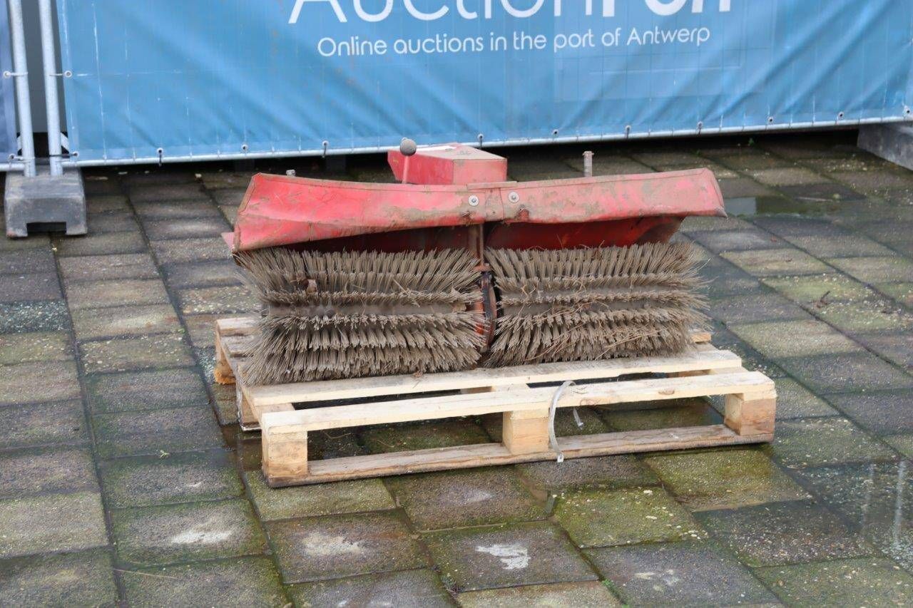 Sweeping brush attachment WMA