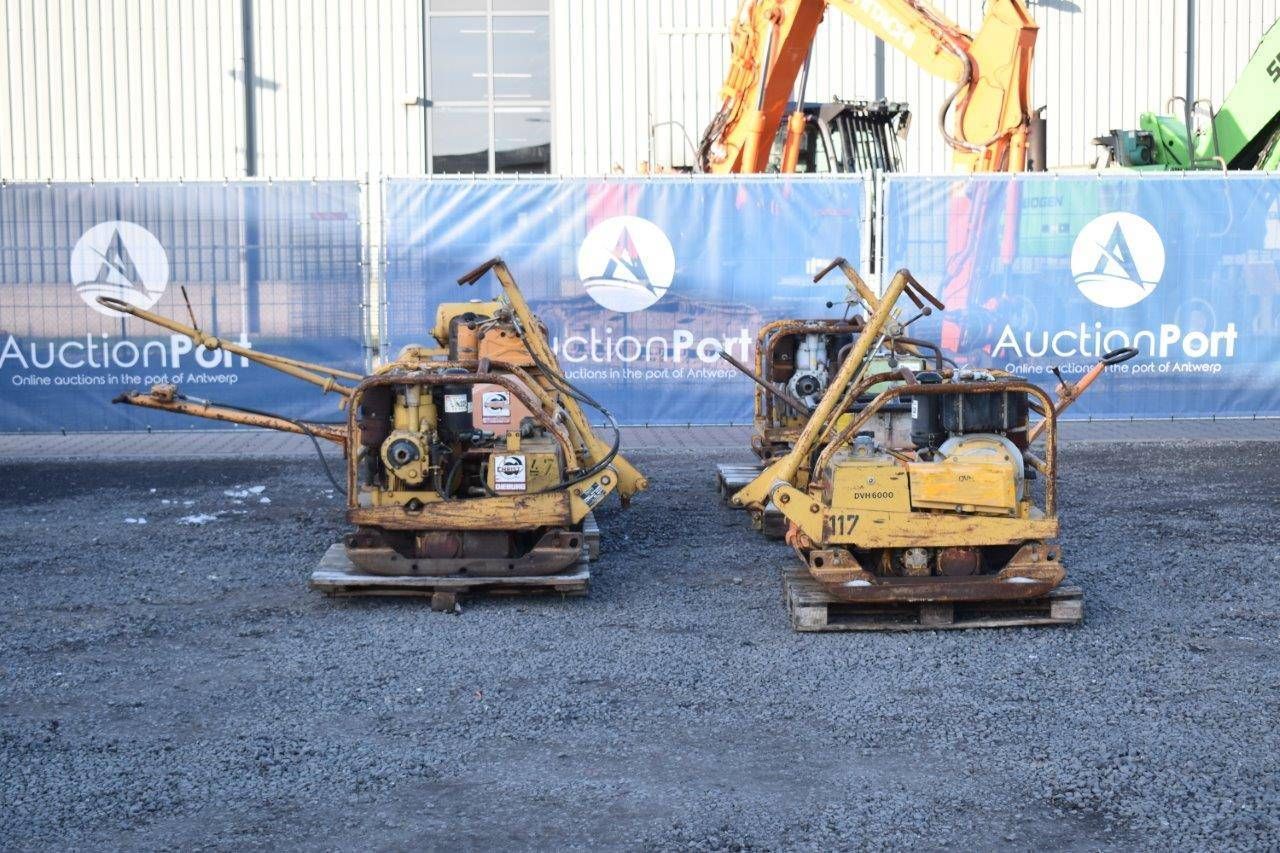 Lot of vibrating plates