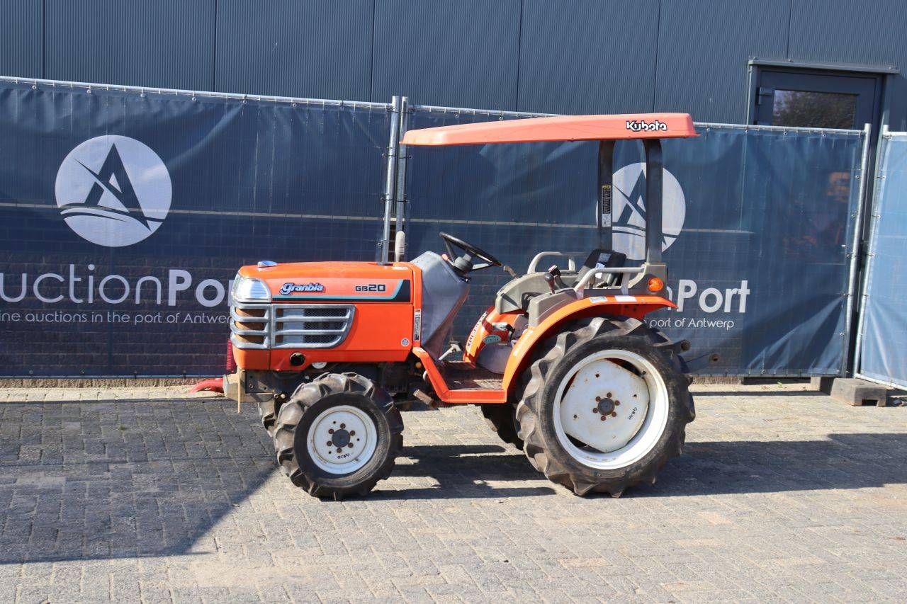 Mini tracteur Kubota Excavator 320D2 Diesel 2018