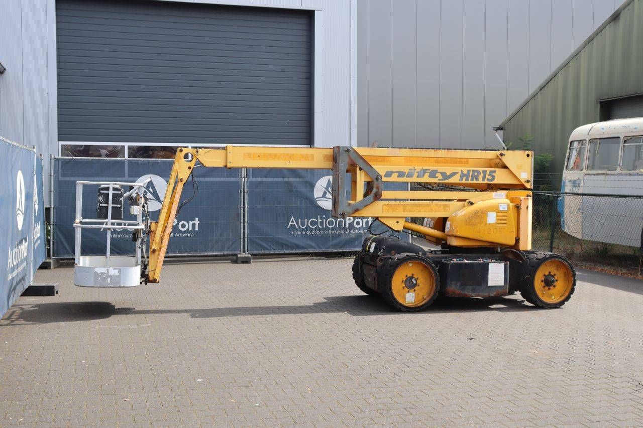 Piattaforma aerea articolata Niftylift HR 15 NDE, elettrica + diesel, 15,50 m, anno 2005