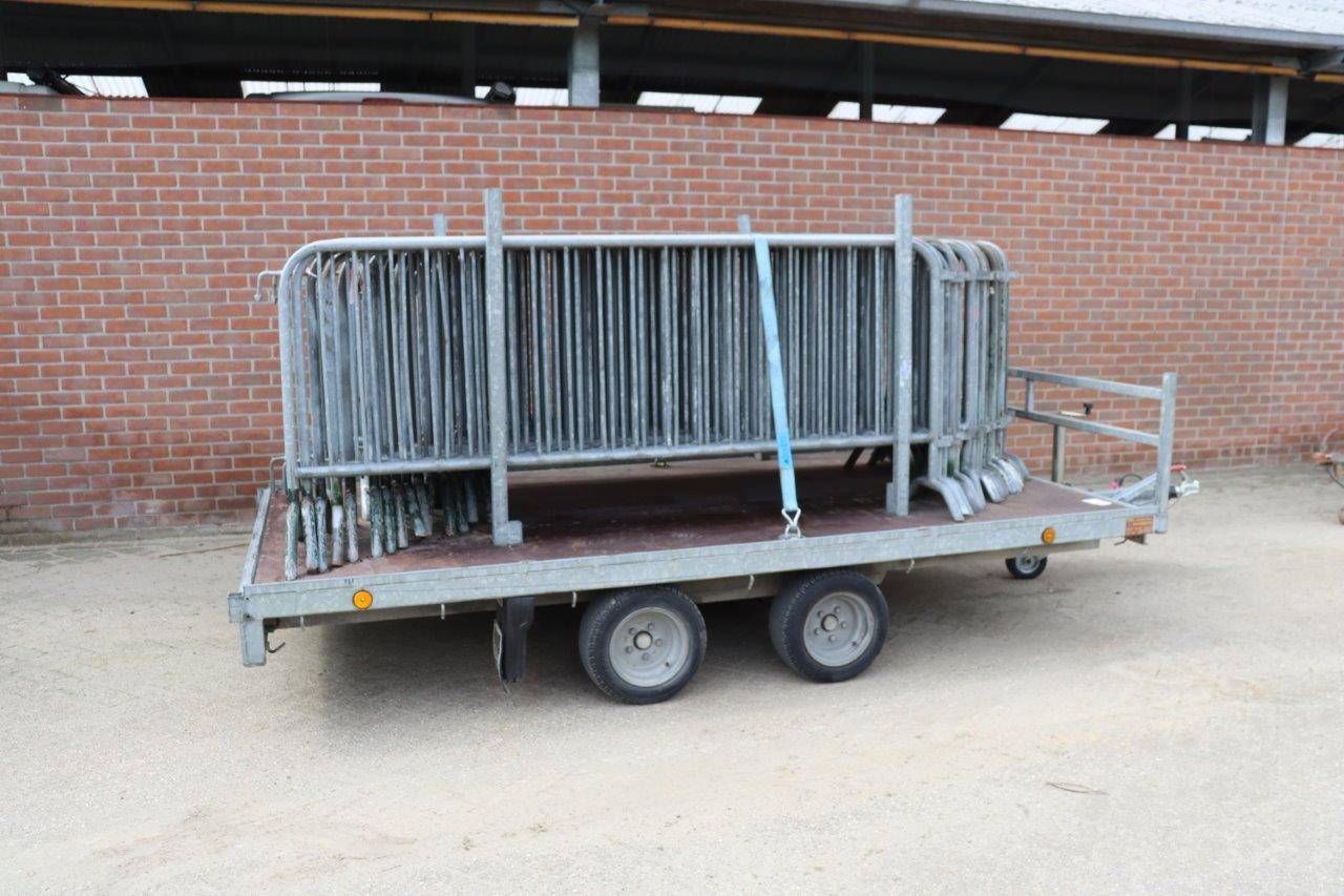 Trailer Weyer Plateu-L with gates