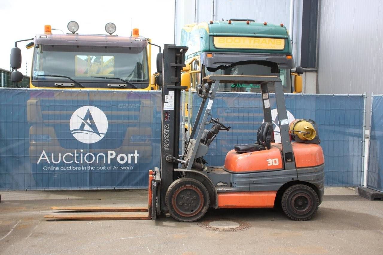 Forklift Toyota 02-6FGF30 LPG 3000kg 4.0m 1996