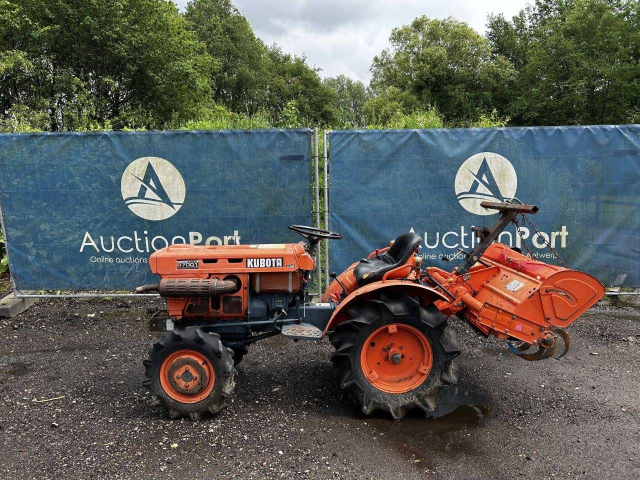 Mini tractor Kubota B7001 Diesel 17hp with Mill