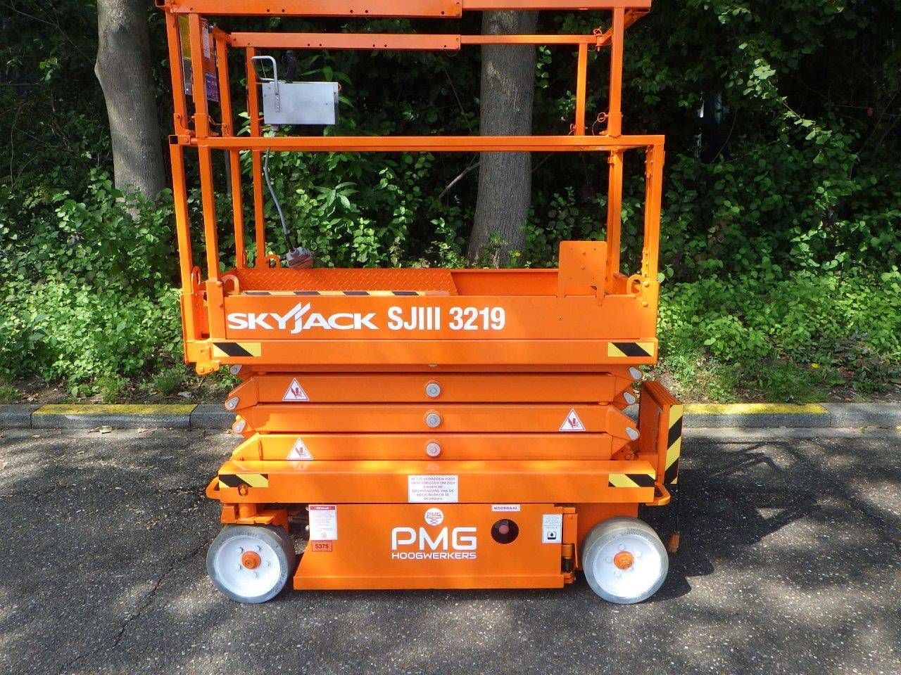 Scissor lift Skyjack SJ3219 Electric 7.8m 2011