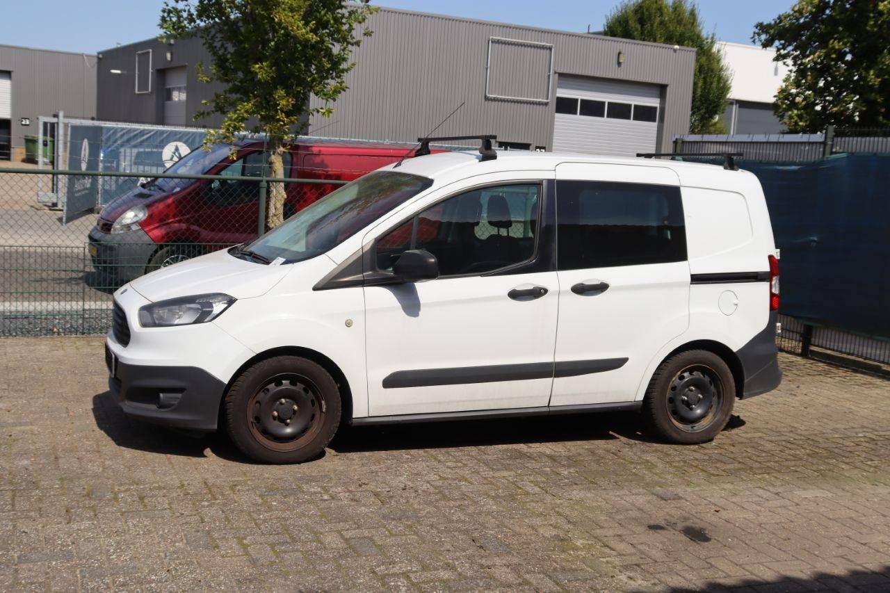 Ford Transit Courier Petrol 2017 (Margin)