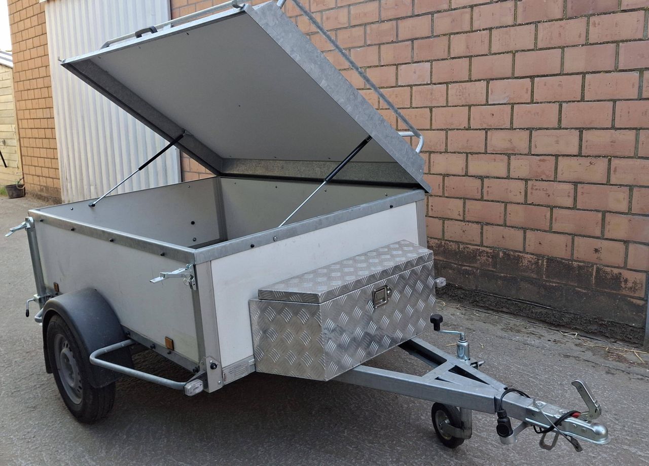 Enclosed Trailer