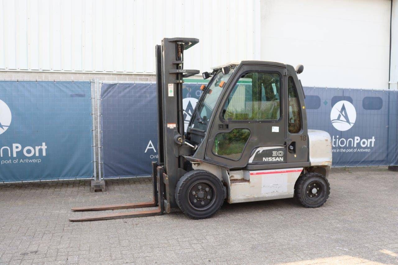 Nissan 30 Electric Forklift 3000kg