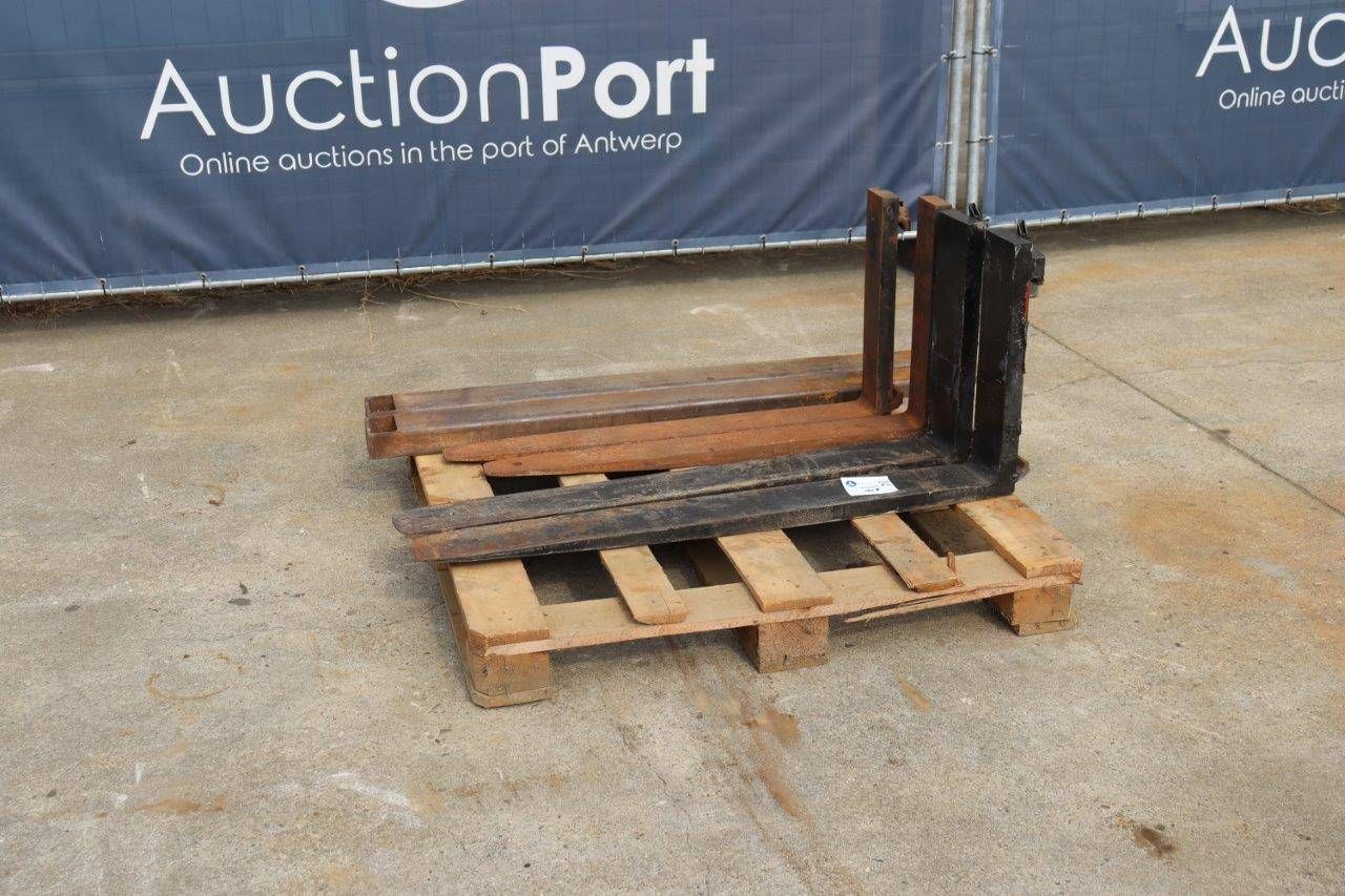 Set of 3 pallet forks