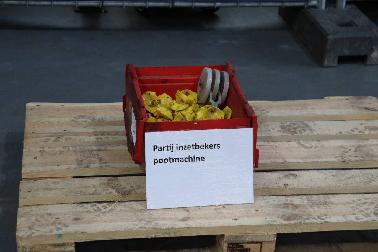 Batch of insert cups for planting machine