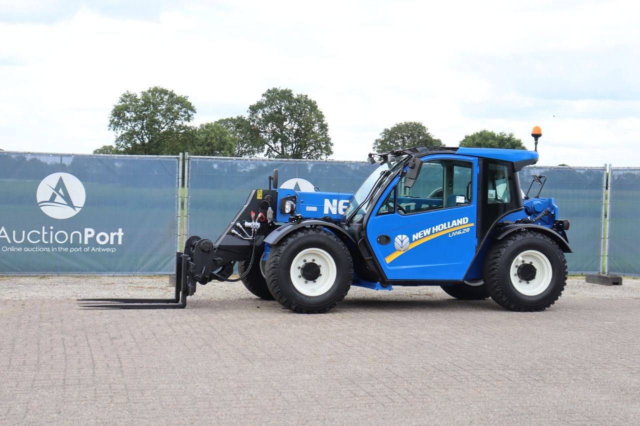 Manipulador telescópico diésel New Holland LM 628 de 2800 kg, año 2019