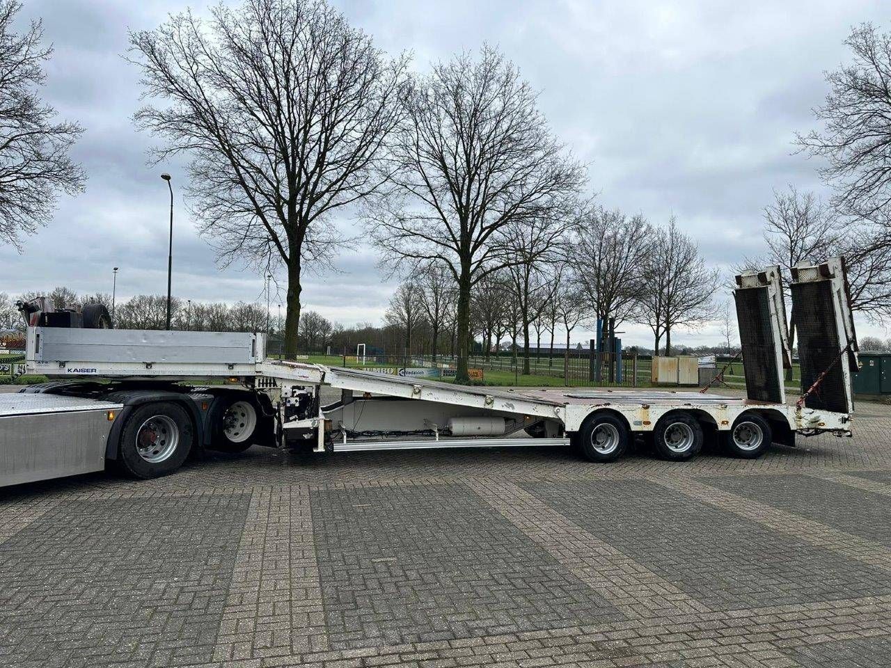 Semi Low Loader Kaiser 2012