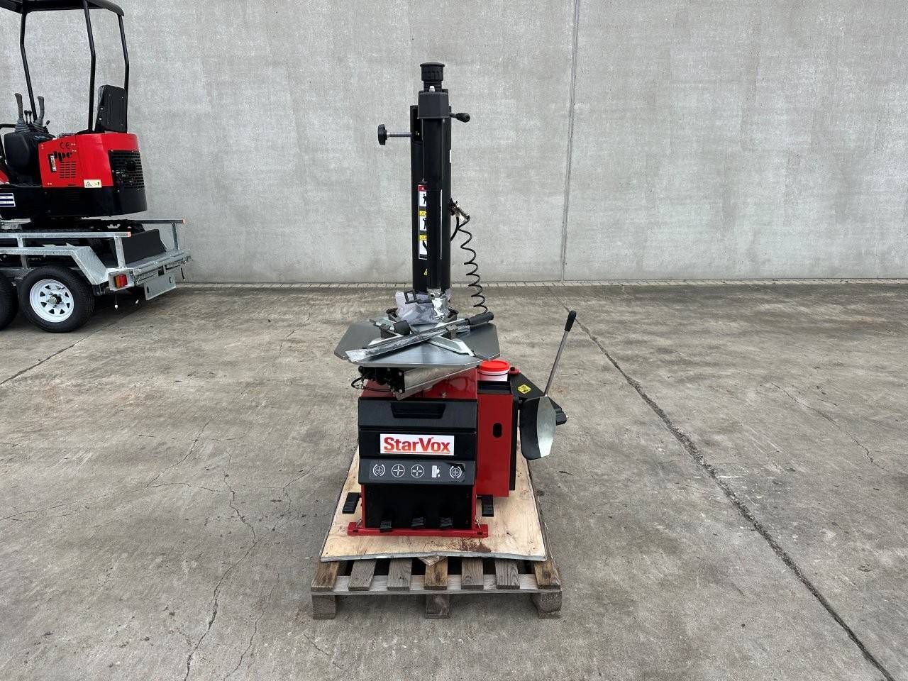 Máquina de montagem de pneus Starvox FA-620B 2025