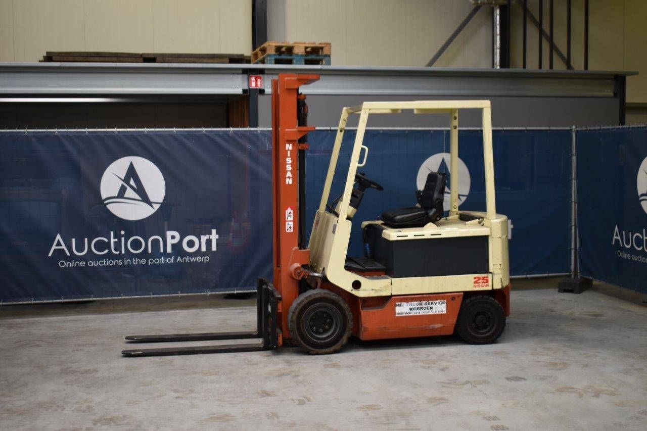 Forklift Nissan Electric 2500kg 