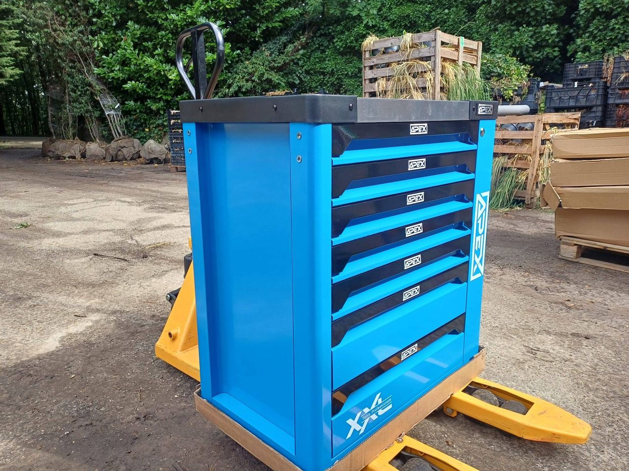 Apex Tool Trolley with Tools New