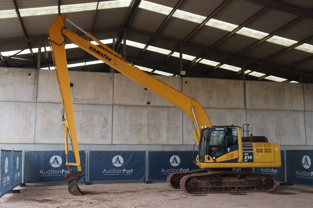 Crawler excavator Komatsu PC210LC-10 Diesel 123kW 2014