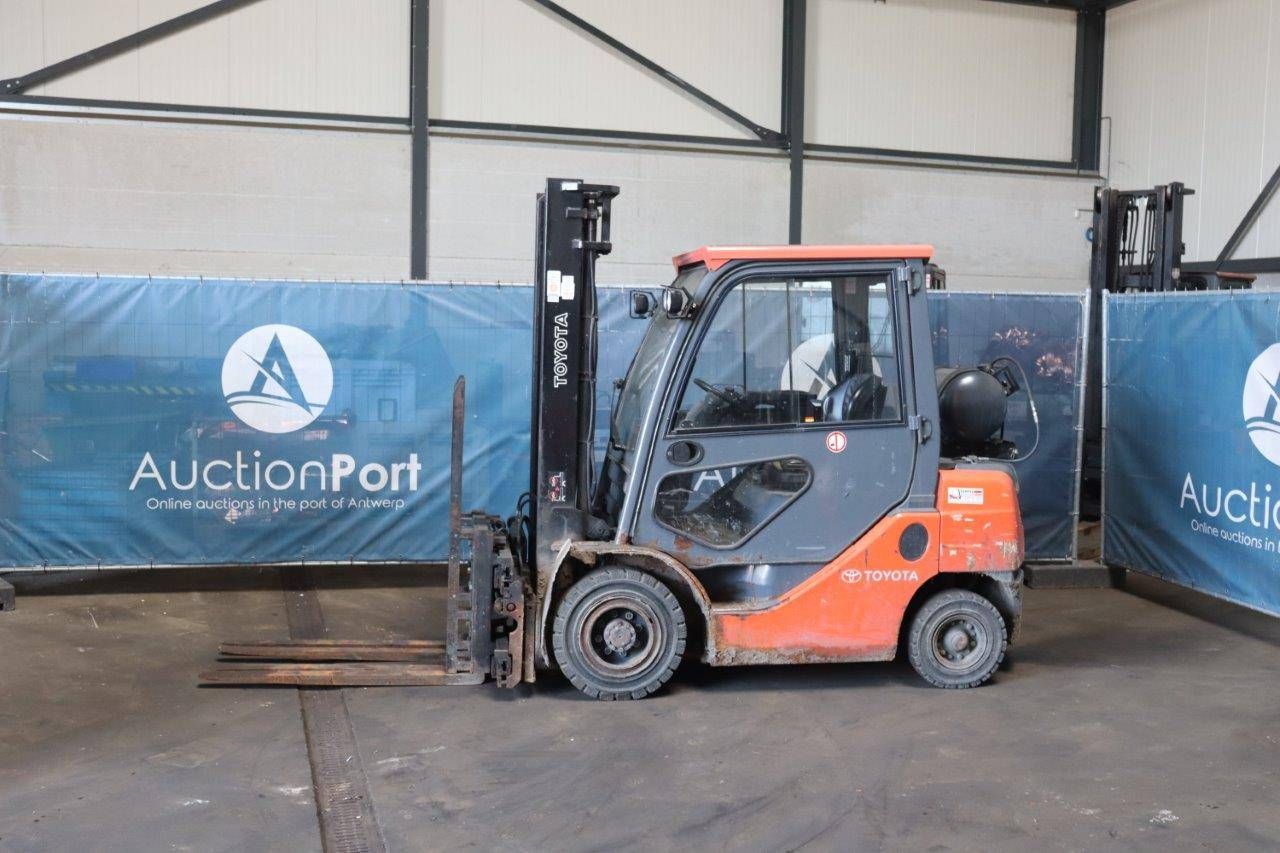 Forklift Toyota 02-8FGF25 LPG 2500kg 3.7m 2009