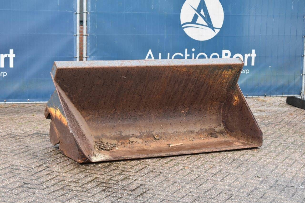 Digger bucket