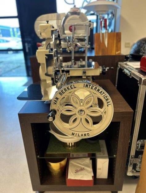 Slicing machine Berkel Volano B114 Limited Edition White