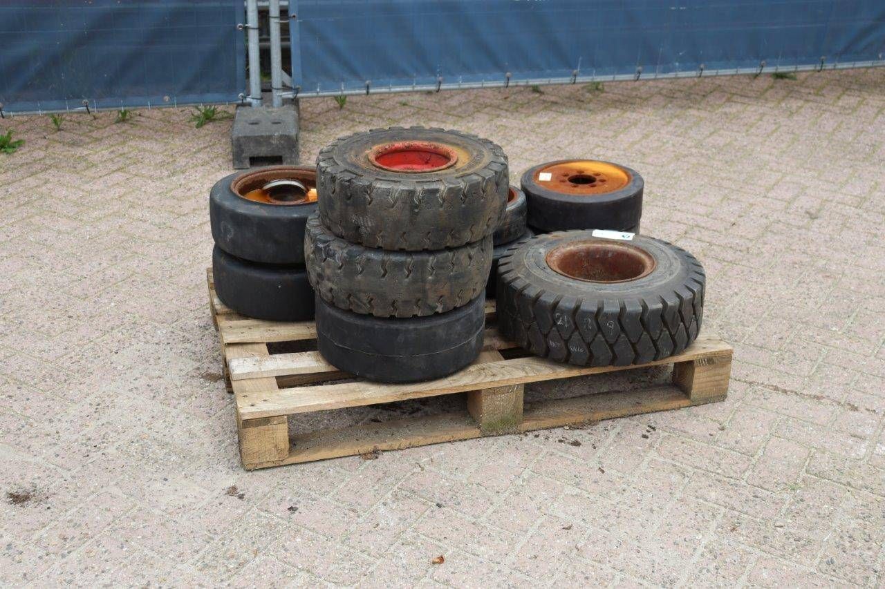 Batch of various tires